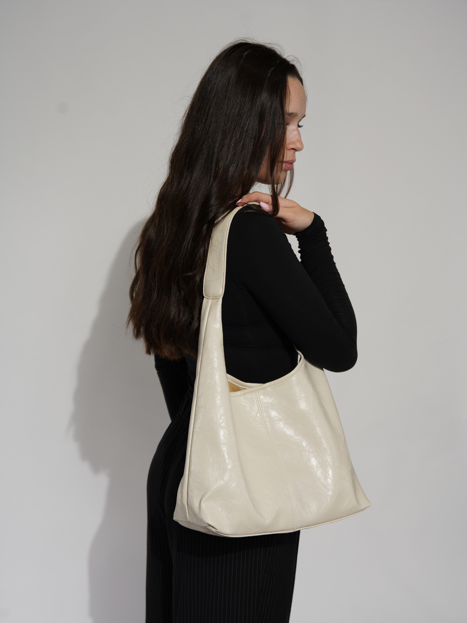 Retro-Style Distressed Leather Tote Bag